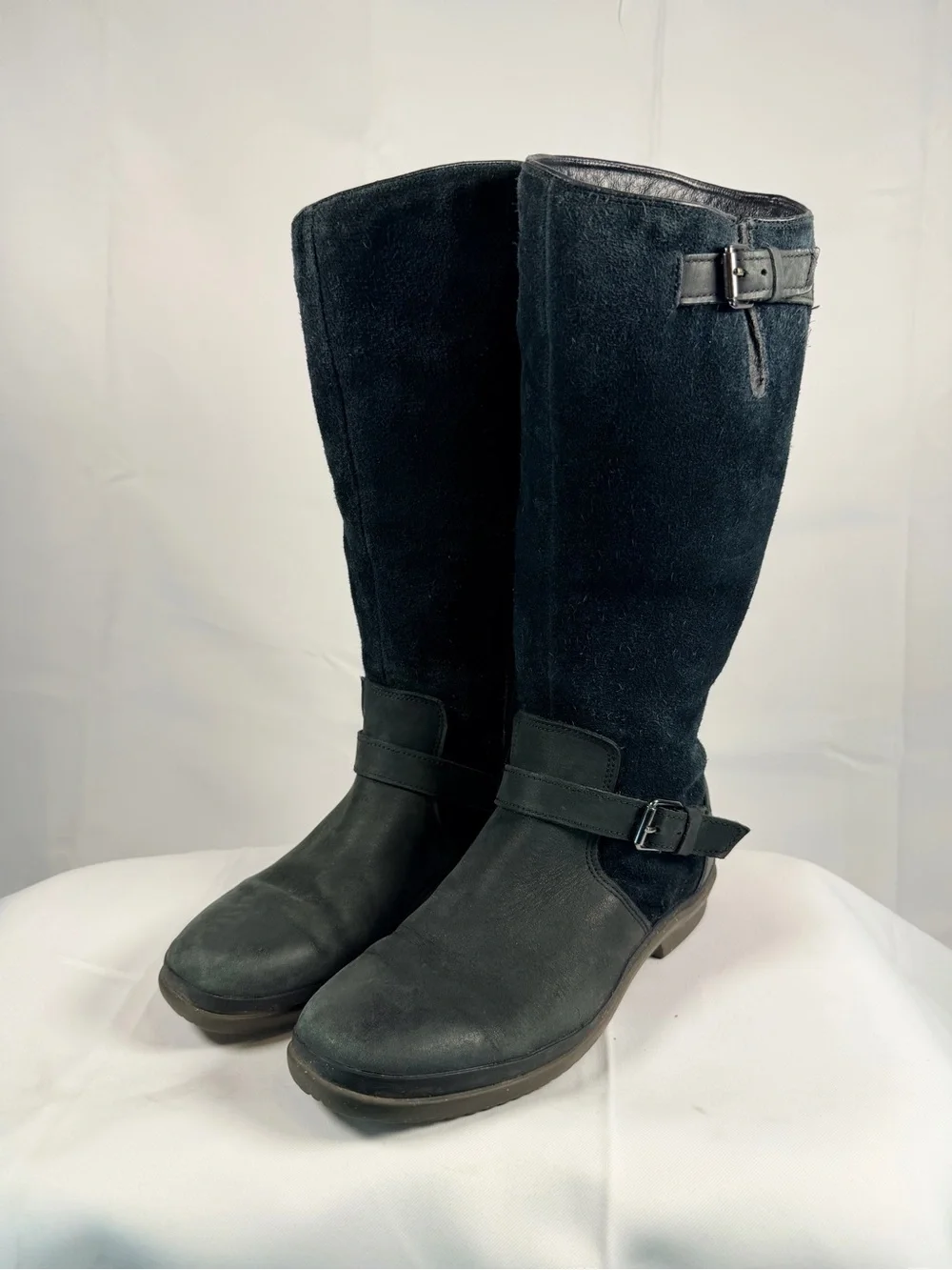 UGG Women’s Size 9 Boots Tall Riding Style Leather Suede
